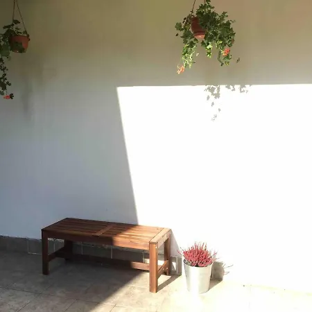 House In Oasis 10min To The Downtown * פראג